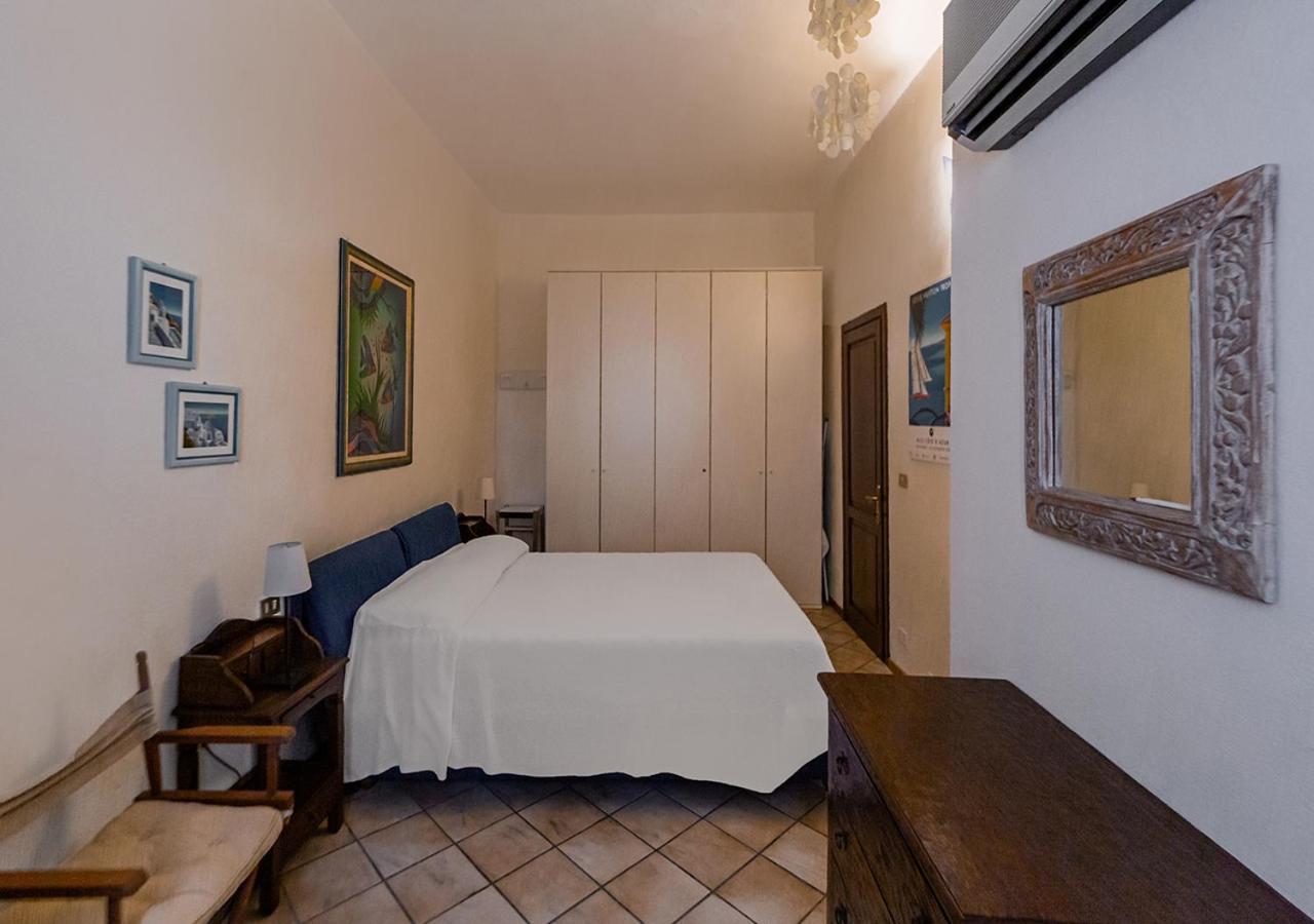 Murphy Holiday Home - Residenza Italia La Maddalena  Exterior foto